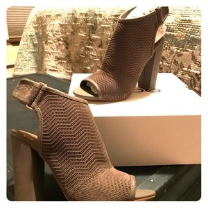 Peep toe high heeled sandal